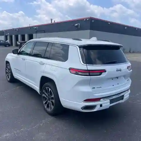 1C4RJKDG1M8190583 2021 JEEP GRAND CHEROKEE-2