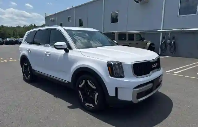 5XYP3DGC9PG338742 2023 KIA TELLURIDE-0