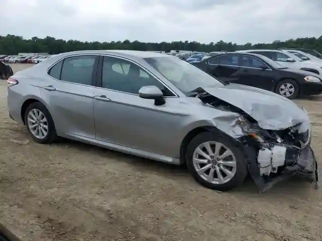 4T1B11HK0JU612741 2018 TOYOTA CAMRY-3