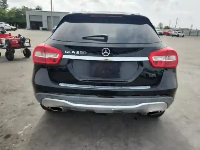 WDCTG4EB2JJ394133 2018 MERCEDES-BENZ GLA-CLASS-5