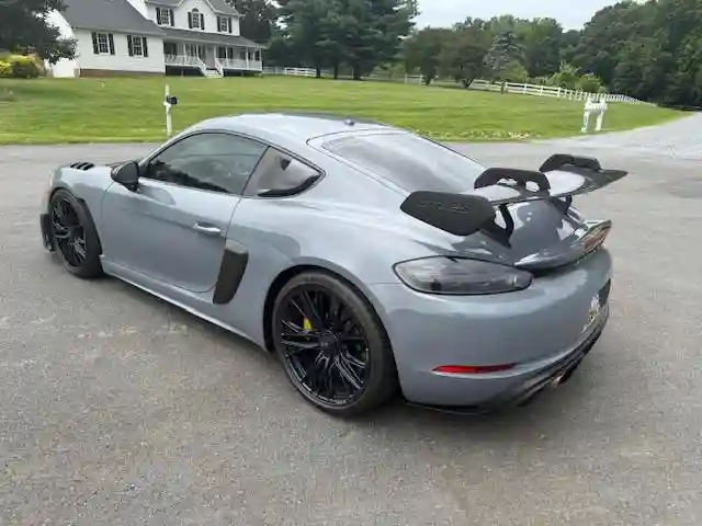 WP0AE2A85PS280082 2023 PORSCHE CAYMAN-2
