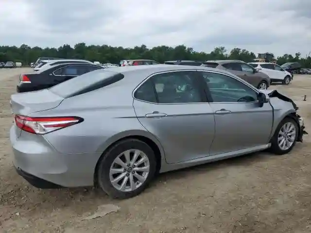 4T1B11HK0JU612741 2018 TOYOTA CAMRY-2