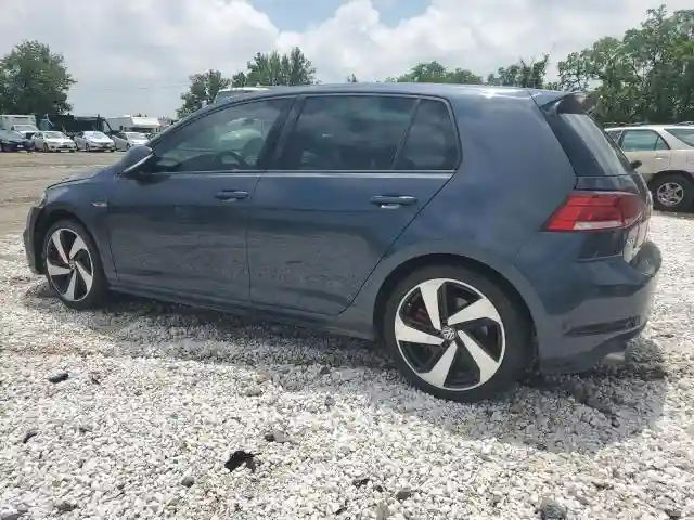 3VW447AU6JM296752 2018 VOLKSWAGEN GTI-1