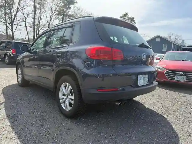 WVGBV7AX1GW001756 2016 VOLKSWAGEN TIGUAN-2