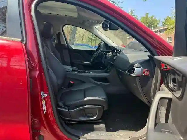 SADCJ2BV6HA072359 2017 JAGUAR F-PACE-4