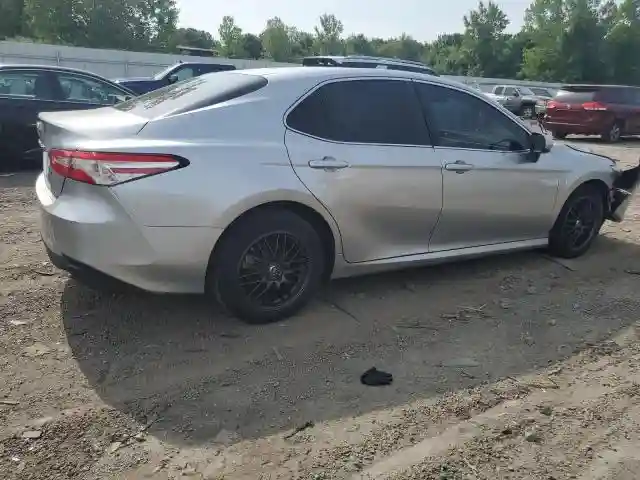 4T1B11HK3JU545410 2018 TOYOTA CAMRY-2