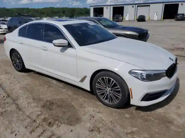 WBAJR3C0XLWW63677 2020 BMW 5 SERIES-3