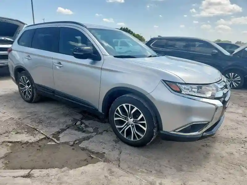 JA4AD3A34JZ022691 2018 MITSUBISHI OUTLANDER-3