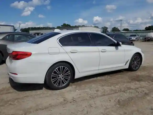 WBAJR3C0XLWW63677 2020 BMW 5 SERIES-2