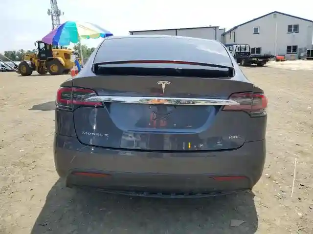 5YJXCBE22JF139299 2018 TESLA MODEL X-5