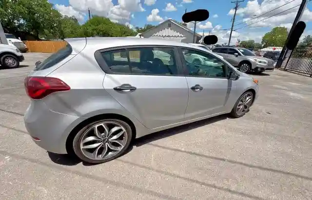 KNAFZ5A3XG5603747 2016 KIA FORTE-3