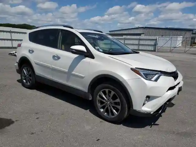 JTMDFREV7JJ249657 2018 TOYOTA RAV4-3