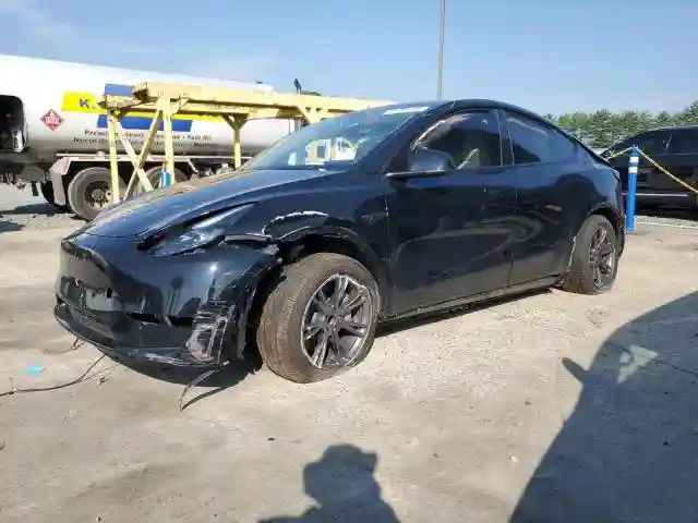 7SAYGDED7RF162680 2024 TESLA MODEL Y-0