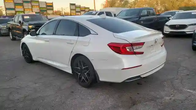 1HGCV1F15JA000836 2018 HONDA ACCORD-2