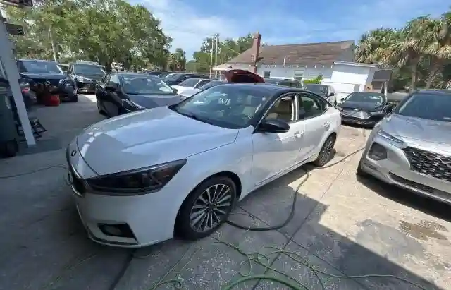 KNALC4J1XH5063296 2017 KIA CADENZA-1