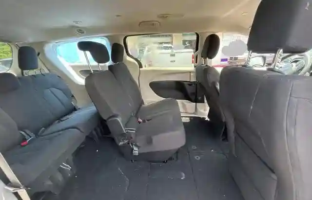 2C4RC1DG1HR509799 2017 CHRYSLER PACIFICA-5