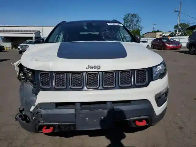 3C4NJDDBXKT671249 2019 JEEP COMPASS-4