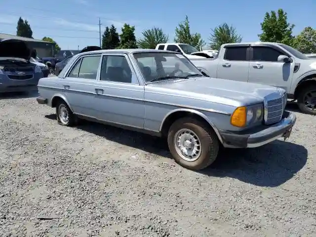 WDBAB30A3BB224152 1981 MERCEDES-BENZ 300-CLASS-3