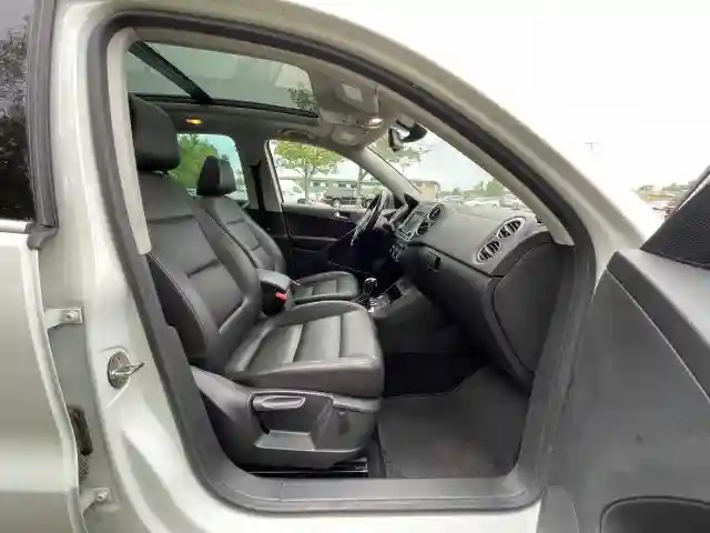 WVGSV7AX7HW511918 2017 VOLKSWAGEN TIGUAN-4