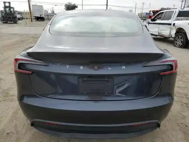 5YJ3E1EA7SF940886 2025 TESLA MODEL 3-5