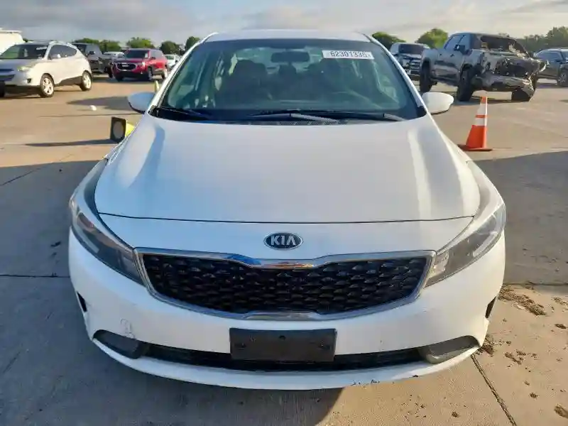 3KPFK4A72JE202516 2018 KIA FORTE-4