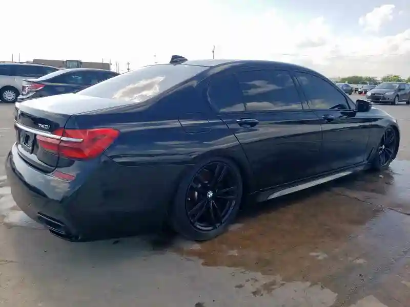 WBA7E4C55JGV28167 2018 BMW 7 SERIES-2