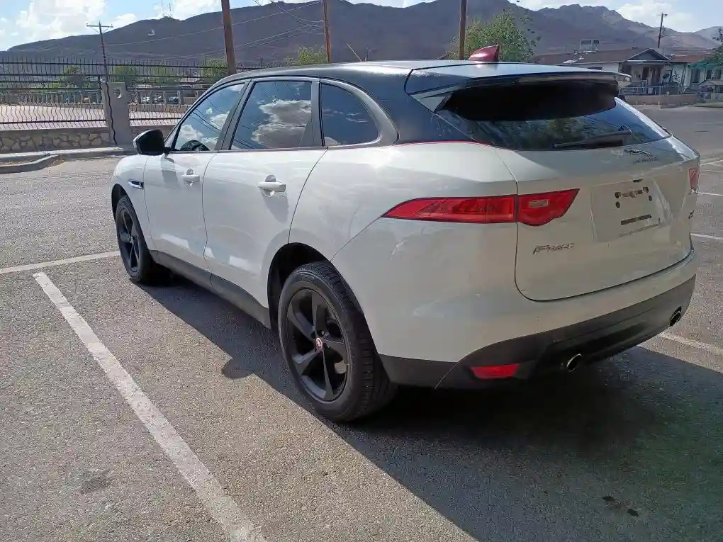 SADCJ2GXXJA235336 2018 JAGUAR F-PACE-2