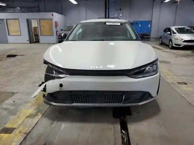 KNDC3DLC2R5164593 2024 KIA EV6 LIGHT-4