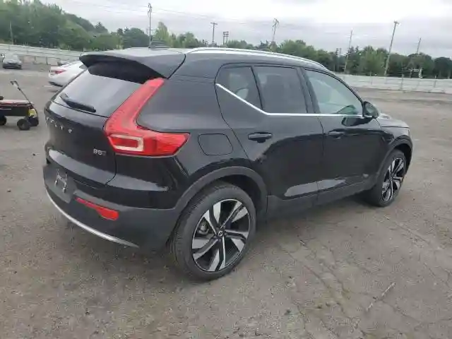 YV4L12UE8S2505476 2025 VOLVO XC40 PLUS-2