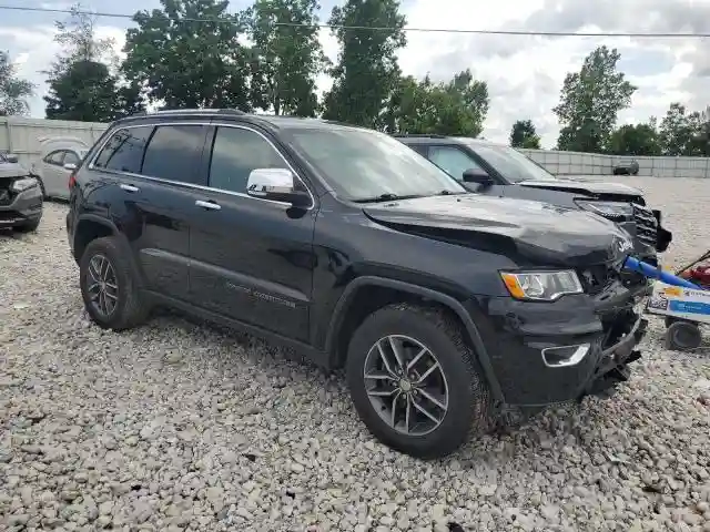 1C4RJFBG4HC735804 2017 JEEP GRAND CHEROKEE-3