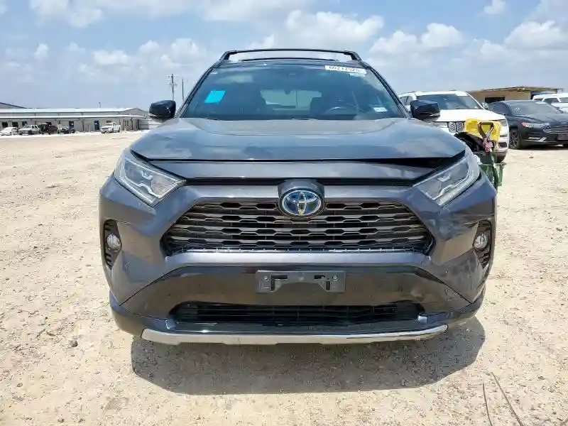 2T3EWRFV3KW042642 2019 TOYOTA RAV4-4