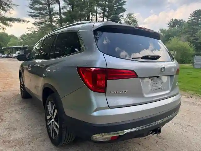 5FNYF6H94JB070661 2018 HONDA PILOT-2