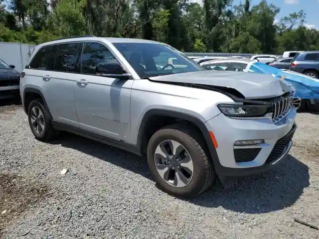 1C4RJYB60RC171086 2024 JEEP GRAND CHEROKEE-3