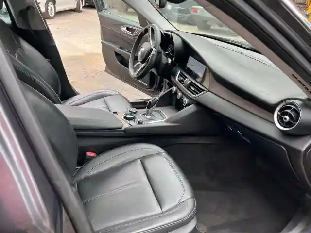 ZARFAEEN9H7544398 2017 ALFA ROMEO GIULIA-4