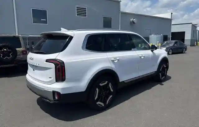 5XYP3DGC9PG338742 2023 KIA TELLURIDE-3