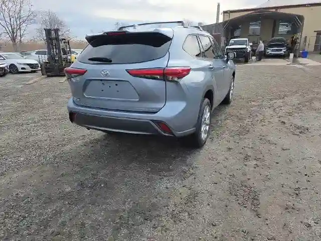 5TDDZRBH4NS203847 2022 TOYOTA HIGHLANDER-3
