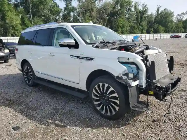 5LMJJ2TG9REL23784 2024 LINCOLN NAVIGATOR-3