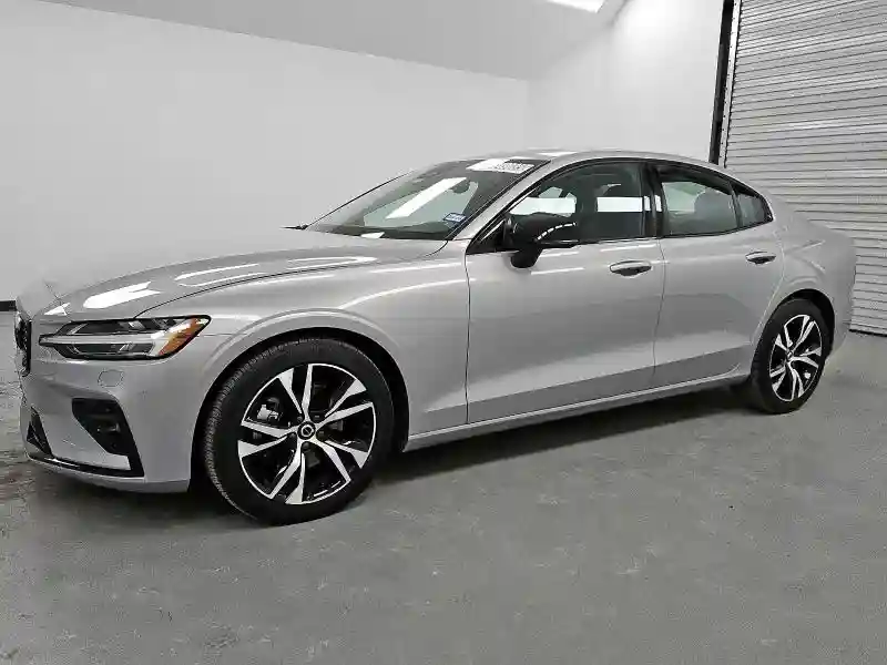 7JRL12FJ9SG366637 2025 VOLVO S60 CORE-0