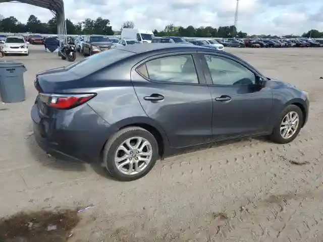 3MYDLBYV4HY167582 2017 TOYOTA YARIS-2