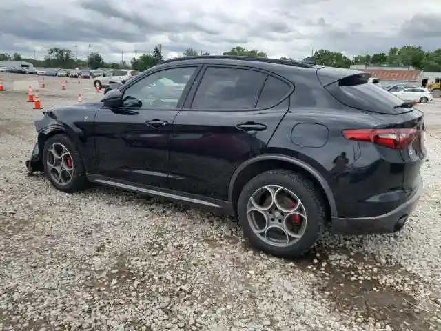 ZASPAKBN1N7D38304 2022 ALFA ROMEO STELVIO-1