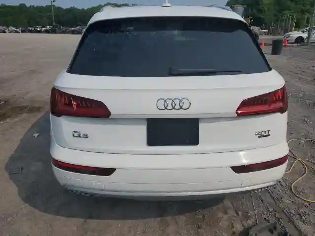 WA1ANAFY7J2215464 2018 AUDI Q5-5
