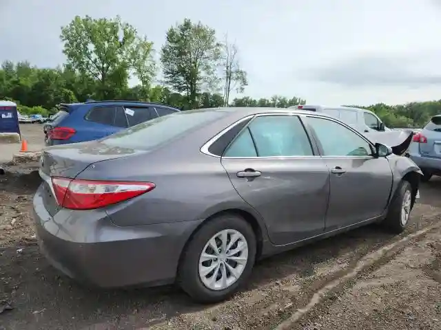 4T1BF1FK0HU768647 2017 TOYOTA CAMRY-2