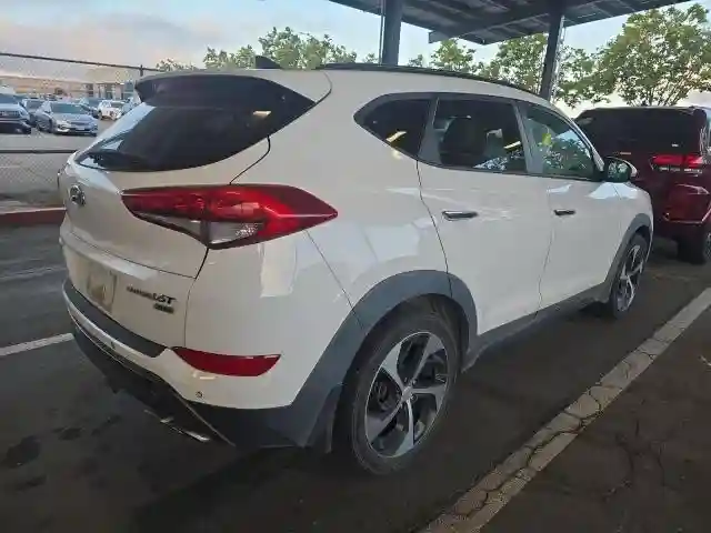 KM8J3CA27GU055024 2016 HYUNDAI TUCSON-3
