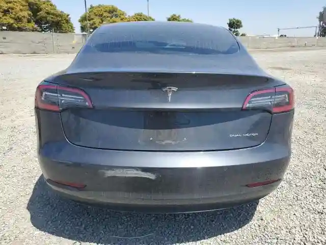 5YJ3E1EB4JF121101 2018 TESLA MODEL 3-5