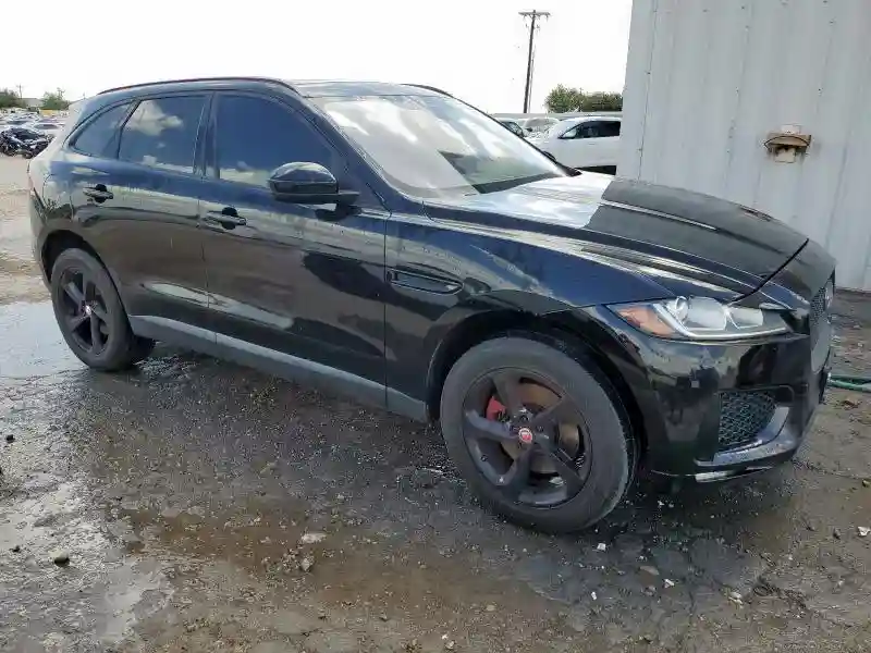SADCJ2GX5JA203801 2018 JAGUAR F-PACE-3