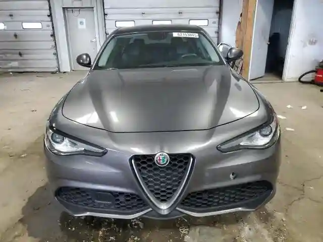 ZARFAEEN9H7561895 2017 ALFA ROMEO GIULIA-4