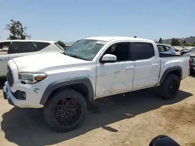 5TFCZ5AN3JX160750 2018 TOYOTA TACOMA-0