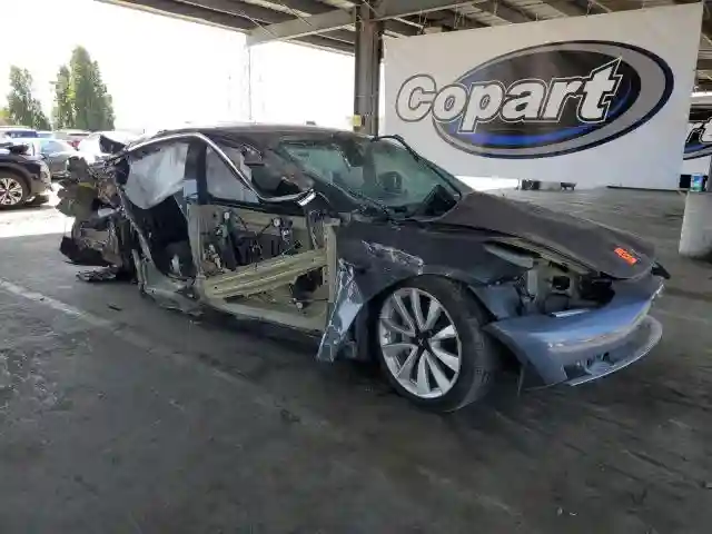 5YJ3E1EA2JF061083 2018 TESLA MODEL 3-3