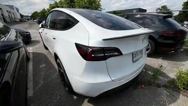 7SAYGDEF1NF436290 2022 TESLA MODEL Y-2