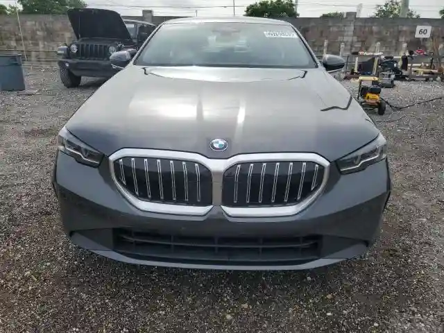 WBA43FJ03SCU25866 2025 BMW 5 SERIES-4